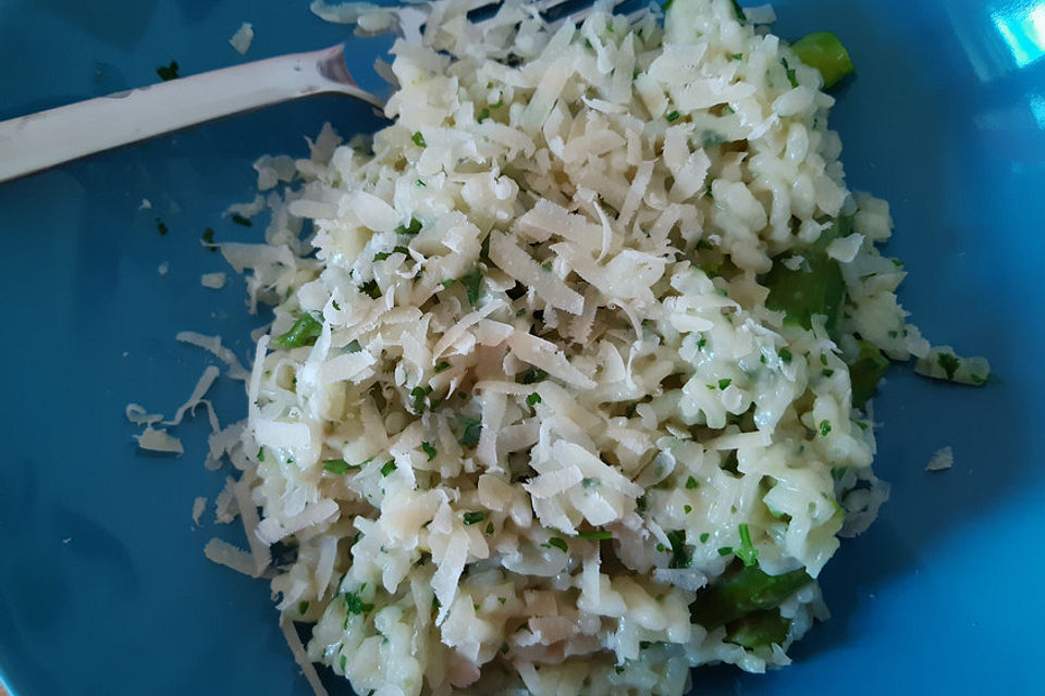 Risotto mit grünem Spargel und Parmesan