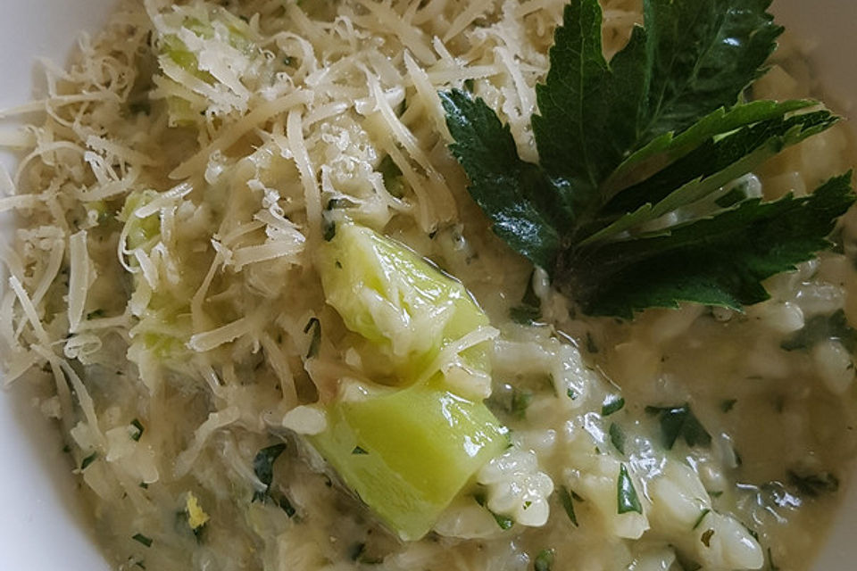 Risotto mit grünem Spargel und Parmesan