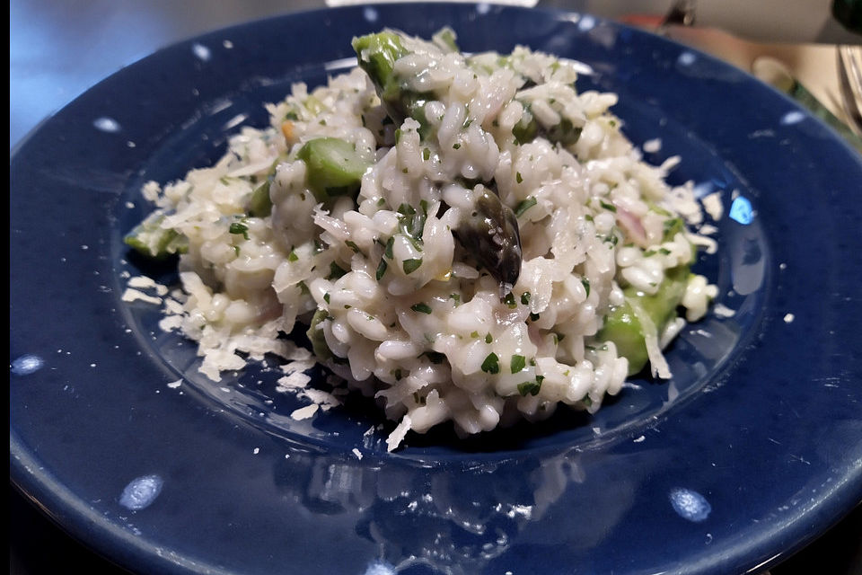 Risotto mit grünem Spargel und Parmesan