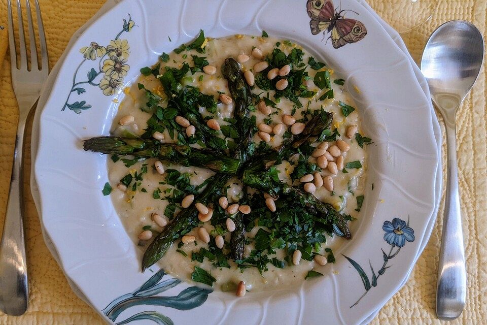 Risotto mit grünem Spargel und Parmesan