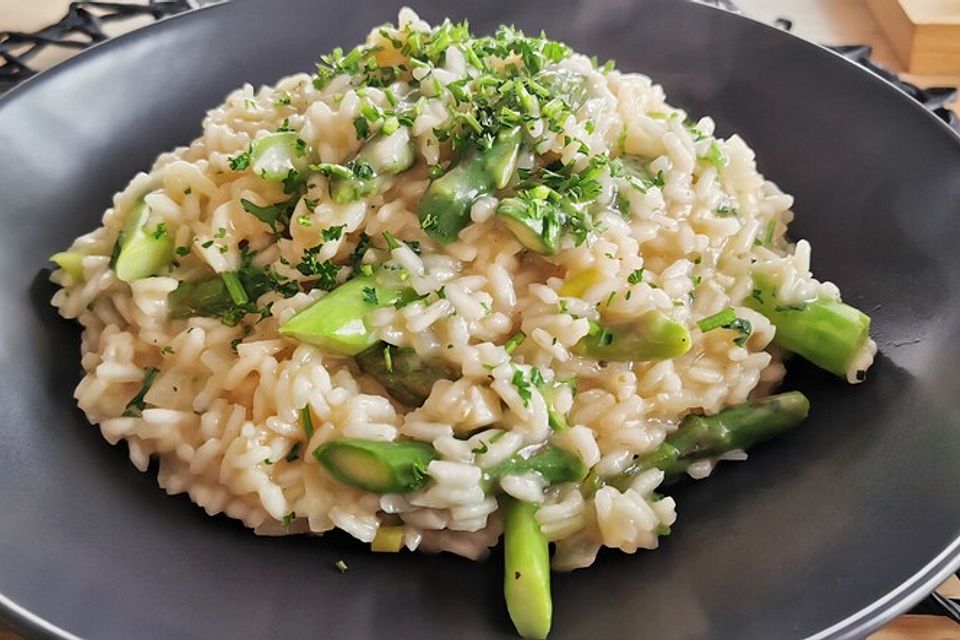 Risotto mit grünem Spargel und Parmesan