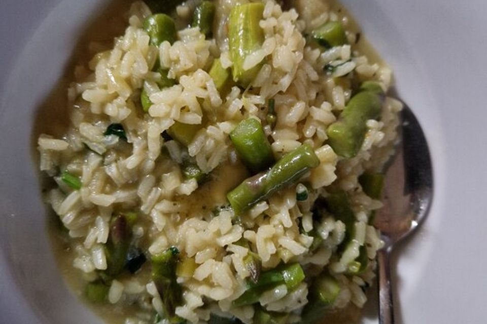 Risotto mit grünem Spargel und Parmesan