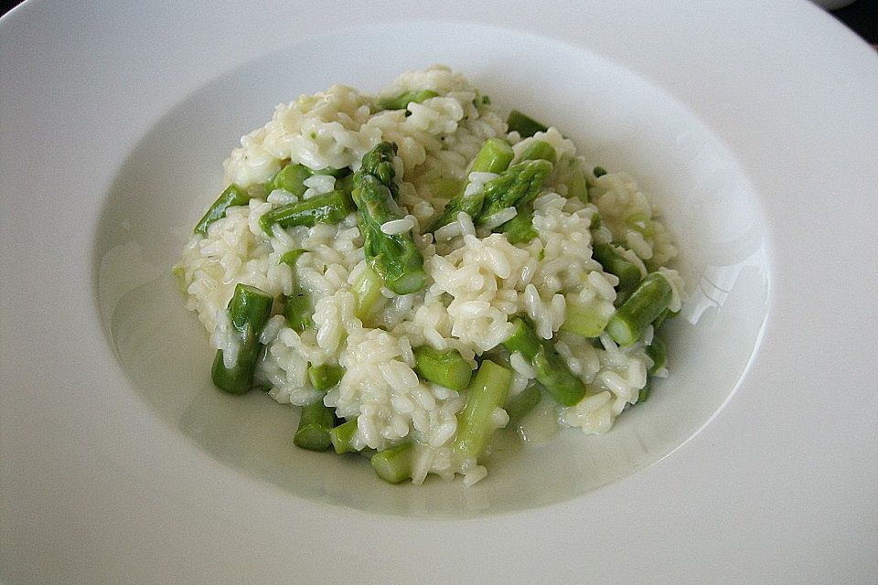 Risotto mit grünem Spargel und Parmesan