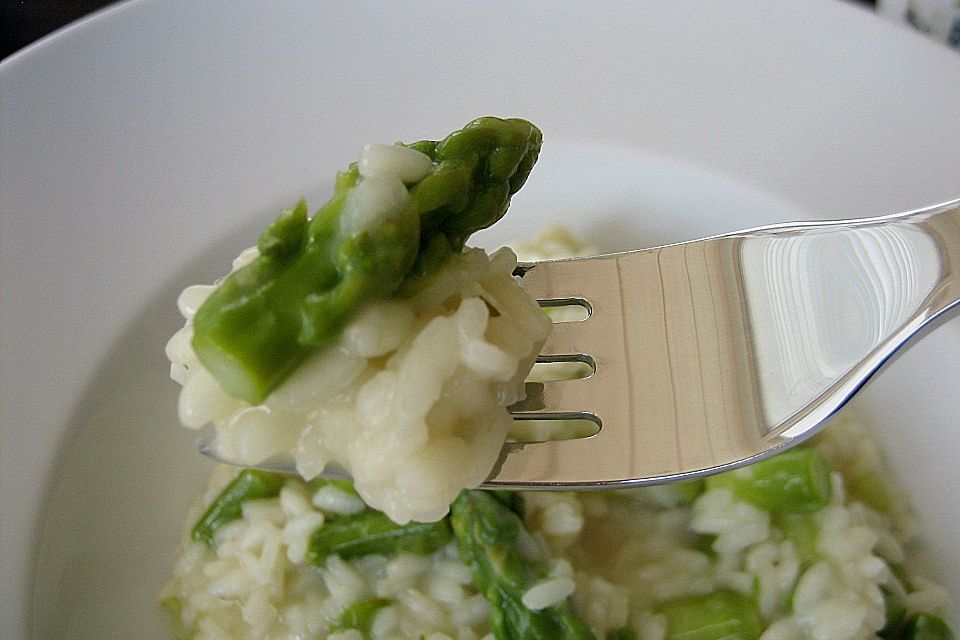 Risotto mit grünem Spargel und Parmesan