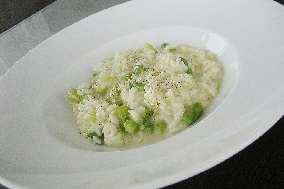 Risotto mit grünem Spargel und Parmesan