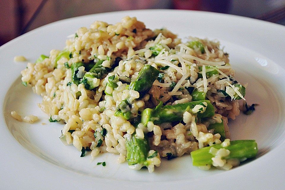 Risotto mit grünem Spargel und Parmesan