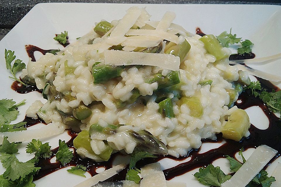 Risotto mit grünem Spargel und Parmesan