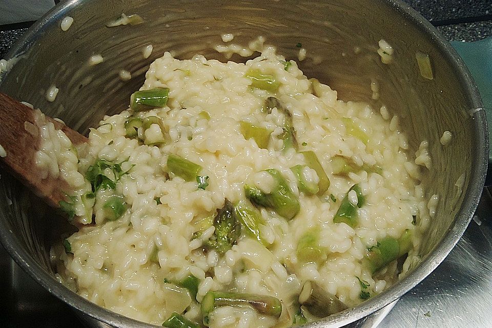 Risotto mit grünem Spargel und Parmesan