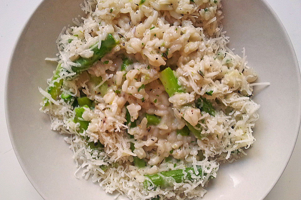 Risotto mit grünem Spargel und Parmesan