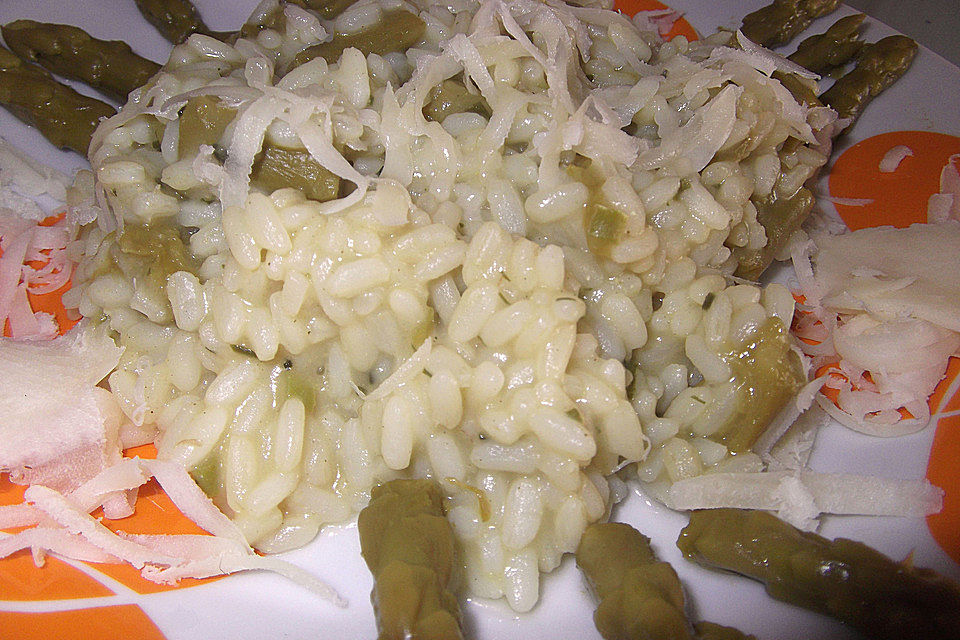 Risotto mit grünem Spargel und Parmesan