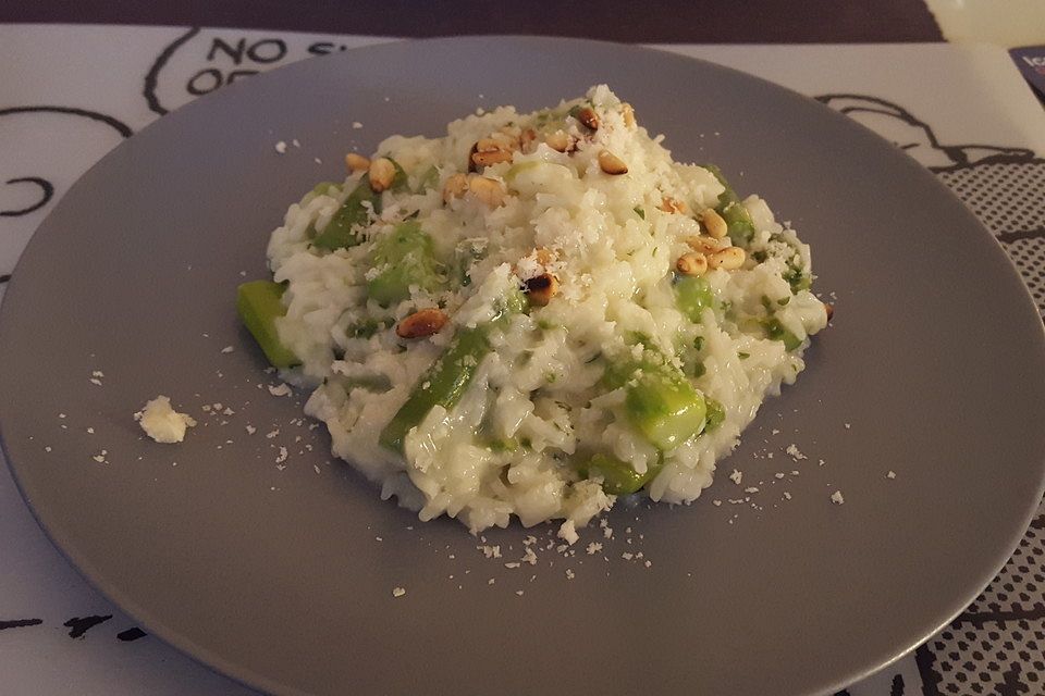 Risotto mit grünem Spargel und Parmesan