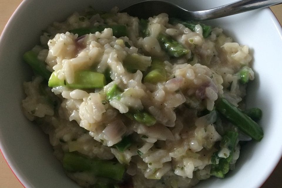 Risotto mit grünem Spargel und Parmesan