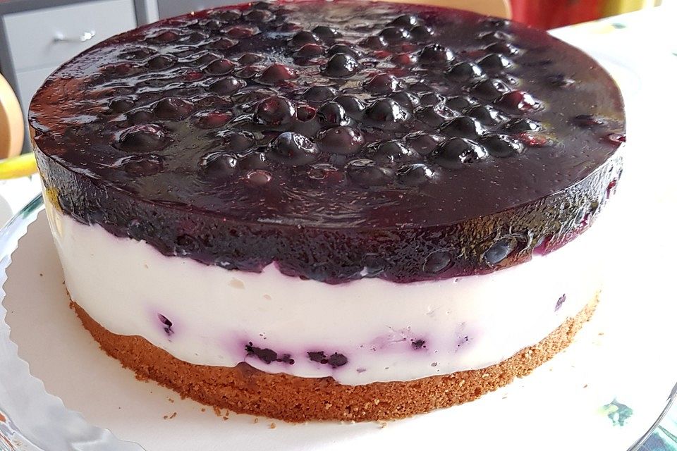 Waldbeeren - Joghurt Torte mit Schokonussboden