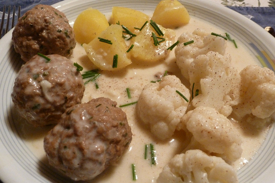 Blumenkohl mit Hackbällchen