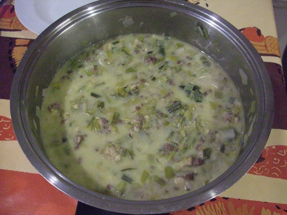 Allgäuer Käsesuppe mit Pesto und Croutons von darius1986| Chefkoch