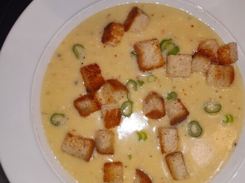 Allgäuer Käsesuppe mit Pesto und Croutons von darius1986| Chefkoch