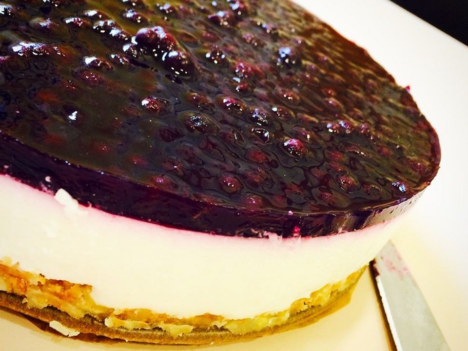 Blaubeer - Frischkäse Torte mit Crunchyboden von luckytina| Chefkoch