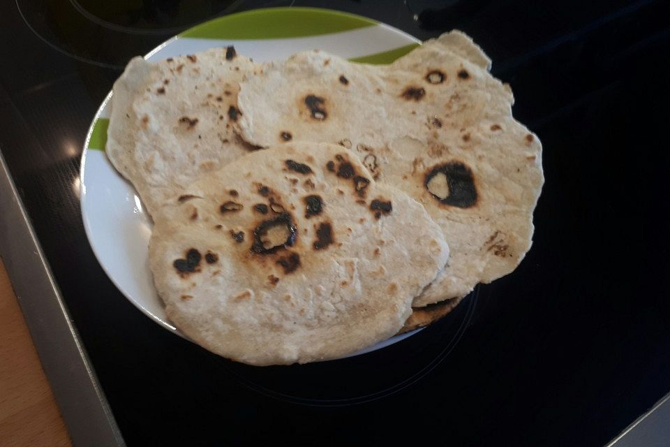 Chapati - indisches Fladenbrot Chapati - indisches Fladenbrot