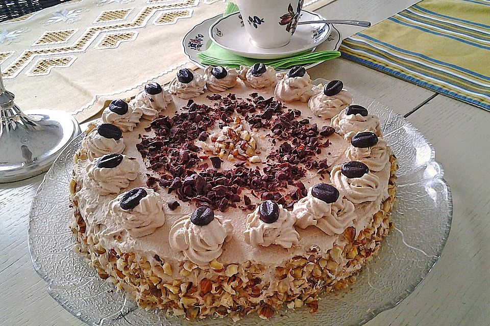 Cappuccino-Nuss Torte