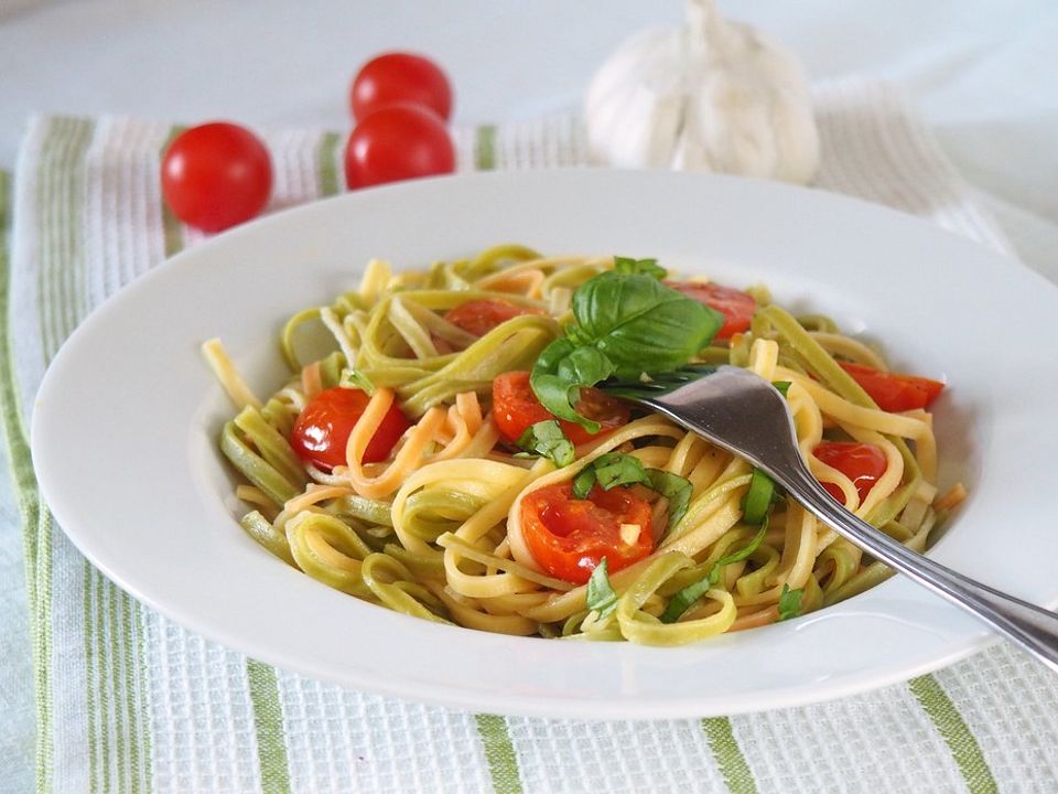 Spaghetti mit frischen Tomaten von kleine Hexe| Chefkoch