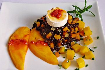 Linsensalat mit Mango und Ziegenkäse