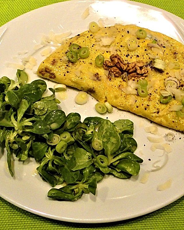 Omelett mit Gorgonzola und Nüssen