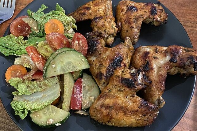 Gegrillte Hähnchenflügel in Knoblauch - Honig - Marinade von Molly43 ...