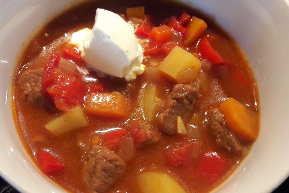 Budapester Gulyassuppe