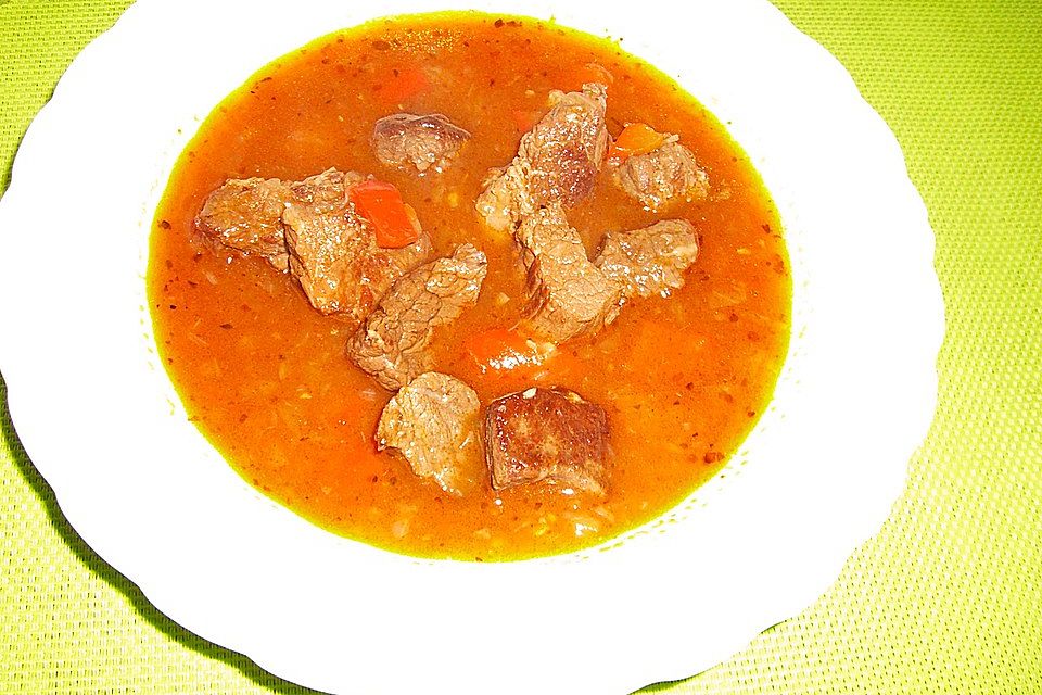 Budapester Gulyassuppe