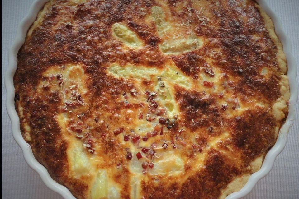 Spargelquiche mit Schinken