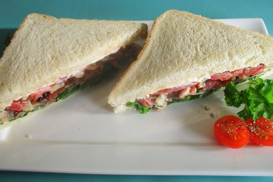 Rucola - Pilz Sandwich mit Serrano