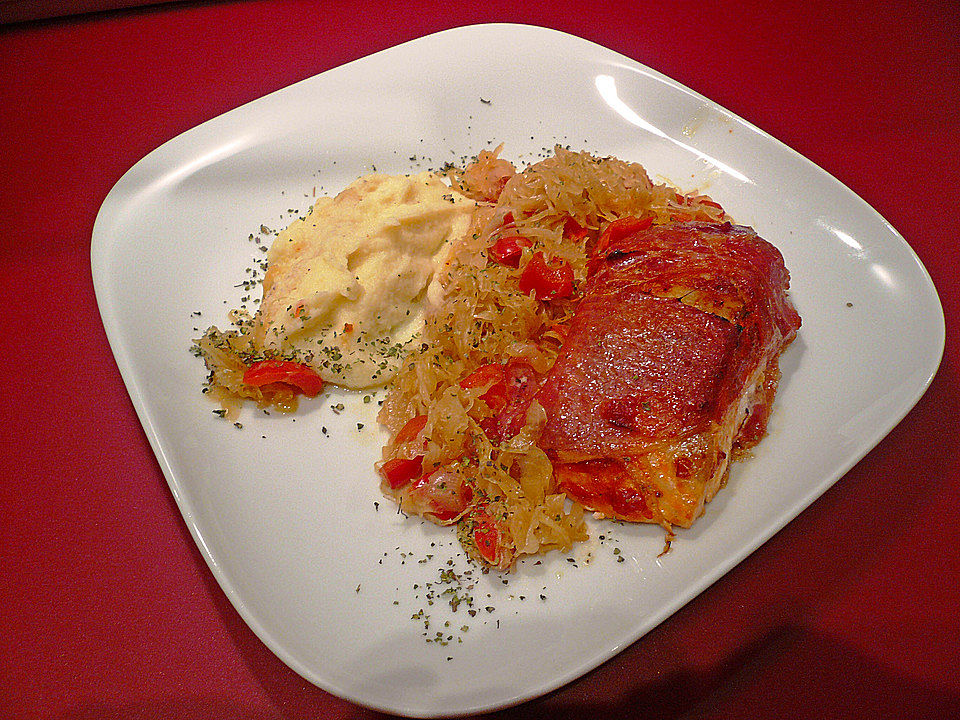 Paprikasauerkraut mit Fischfilet im Schinkenmantel von LuzieLiesel ...
