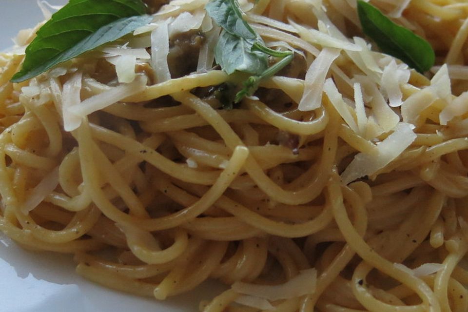 Rigatoni mit Streifen vom Steak in Gorgonzolasoße