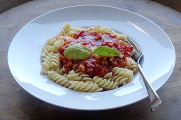 Tomaten - Sahnesoße mit Mozzarella