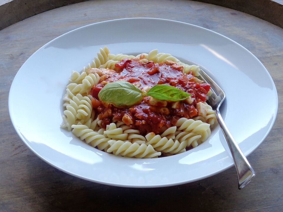 Tomaten - Sahnesoße mit Mozzarella von zedgekko| Chefkoch