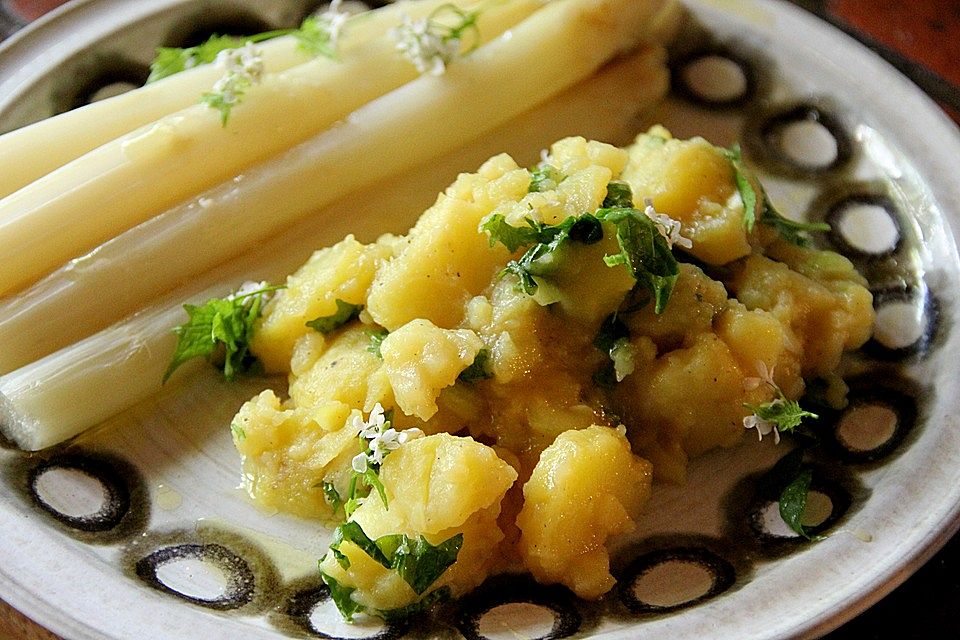 Kartoffelsalat mit Knoblauchrauke