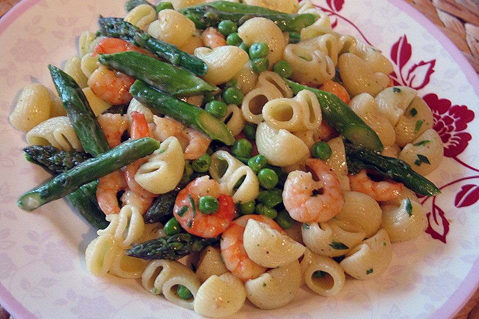 Pasta mit Spargel und Garnelen