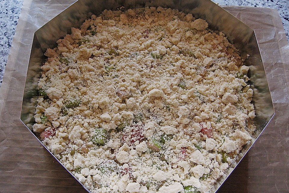 Rhabarber - Nusskuchen mit Streusel