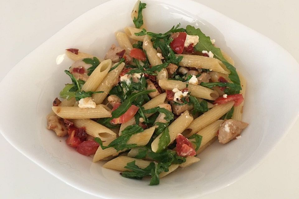 Penne mit Hähnchenbrust und Rucola