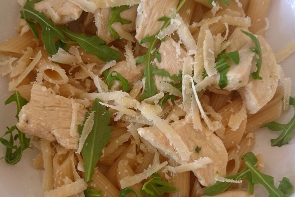 Penne mit Hähnchenbrust und Rucola