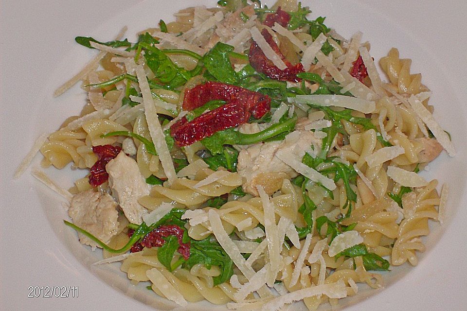 Penne mit Hähnchenbrust und Rucola