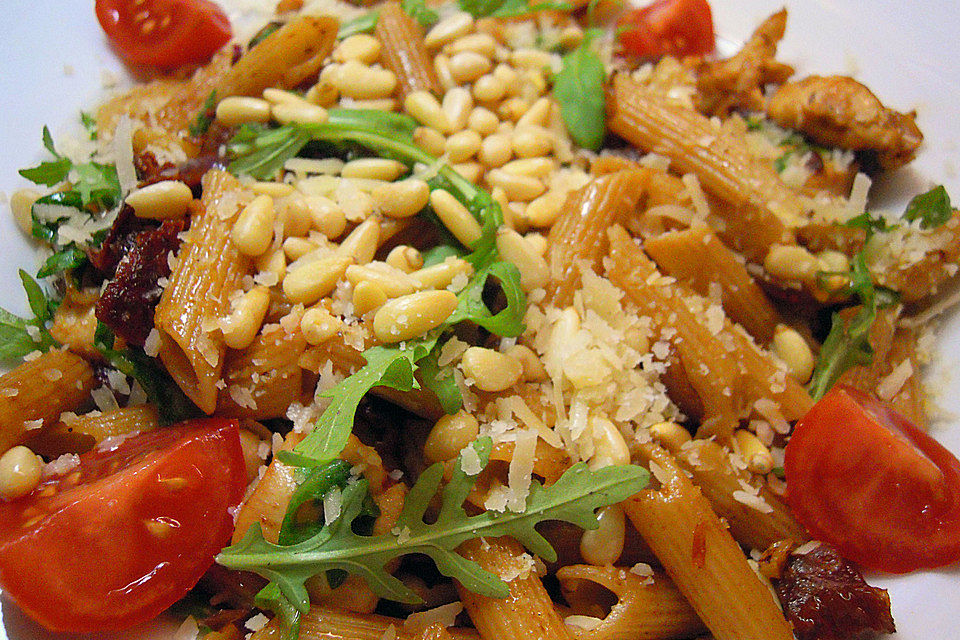 Penne mit Hähnchenbrust und Rucola