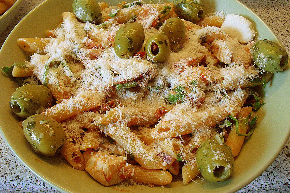 Penne mit Hähnchenbrust und Rucola