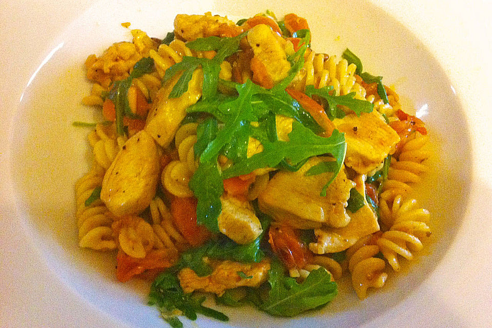 Penne mit Hähnchenbrust und Rucola