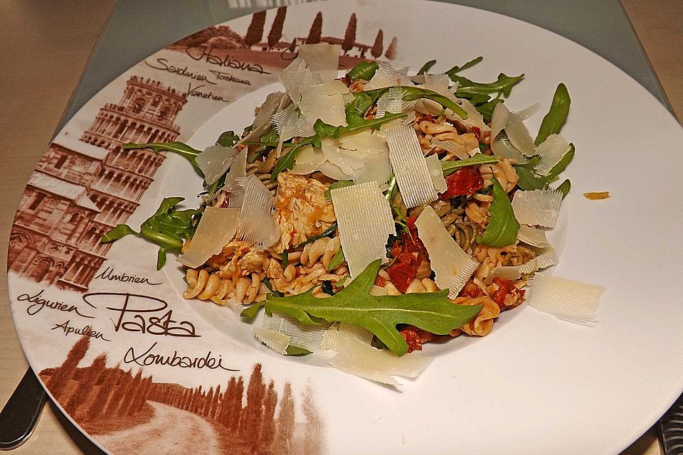 Penne mit Hähnchenbrust und Rucola