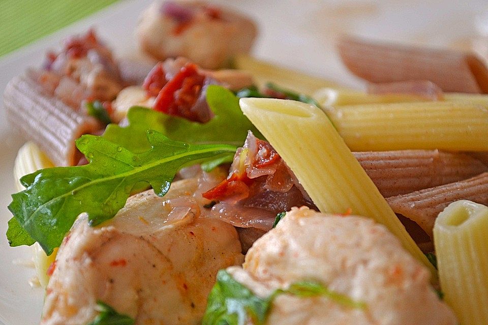 Penne mit Hähnchenbrust und Rucola