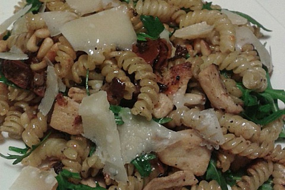 Penne mit Hähnchenbrust und Rucola