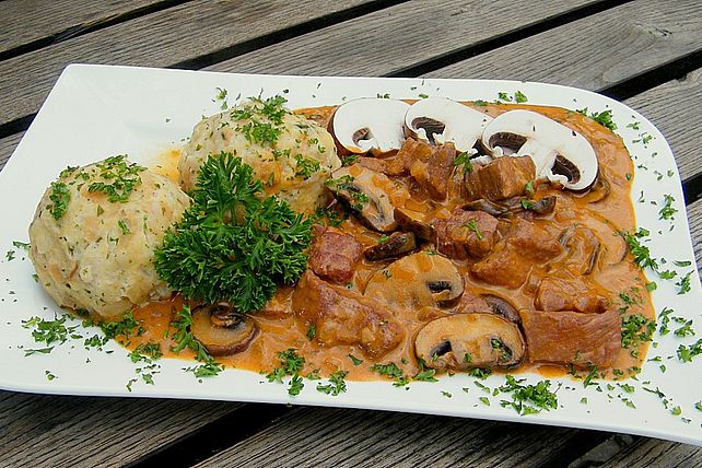 Rahmgulasch - einfach und würzig von Marie38| Chefkoch