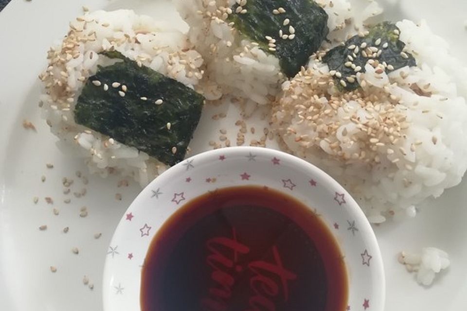 Onigiri mit Thunfisch - Mayonnaise - Füllung