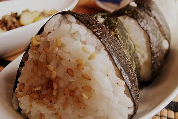 Onigiri mit Thunfisch - Mayonnaise - Füllung